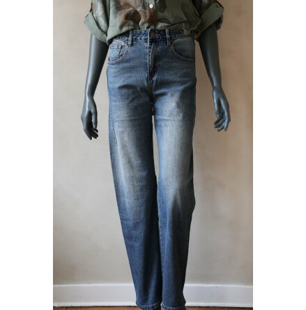 Poppy Girlfriend Jeans