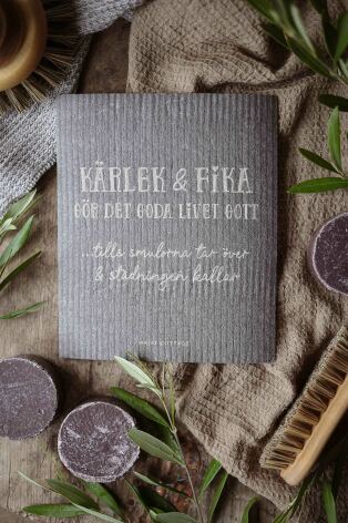 Disktrasa Kärlek & Fika gör det goda livet gott.. tills smulorna tar över & städningen kallar